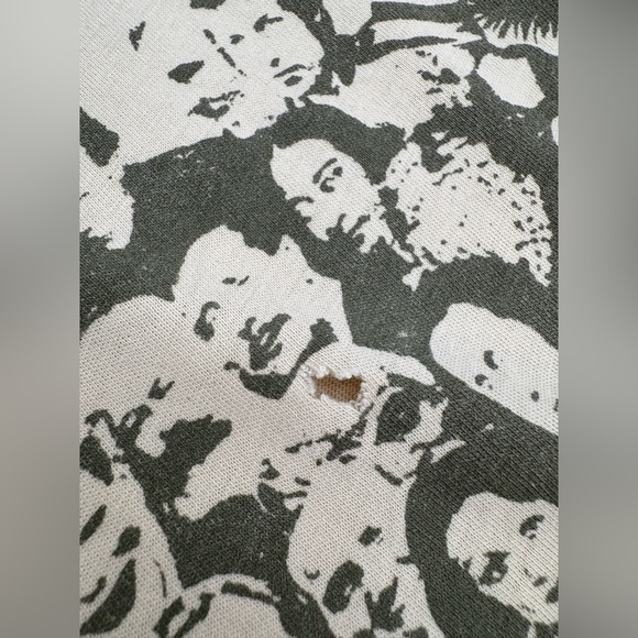 Vintage 2005 The Beatles Sgt Peppers Lonely Hearts Club Band Large T-Shirt *Read - Picture 9 of 9